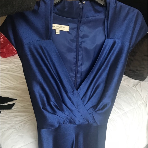 Beautiful blue cocktail dress - Picture 3 of 8